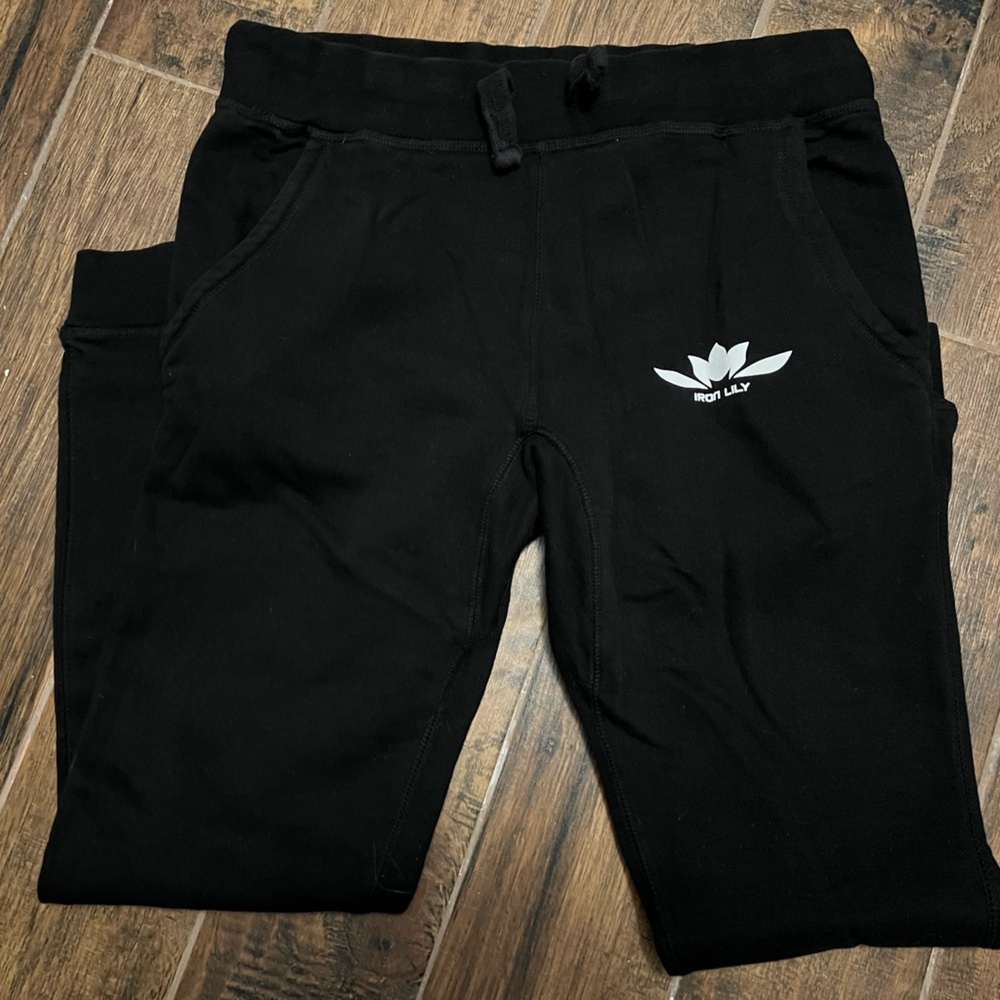 Iron Lily men’s joggers
